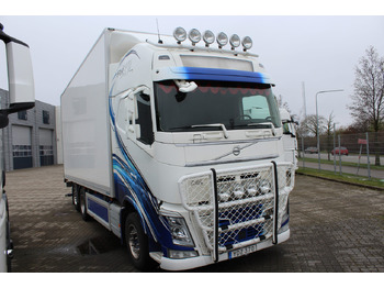 Skříňový nákladní auto VOLVO FH
