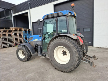 Traktor NEW HOLLAND T4000