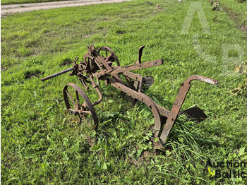Pluh Horse-drawn plow: obrázek 2