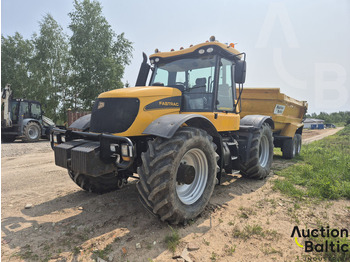 Traktor JCB