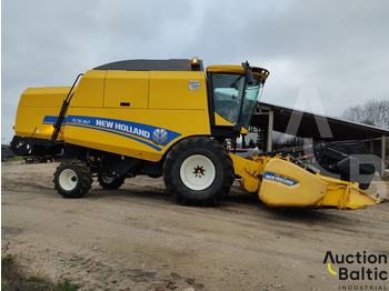 Sklízecí mlátička pro dopravu potravin New Holland TC 5.90: obrázek 3