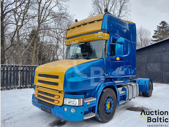 Tahač SCANIA T114