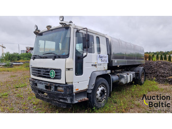 Cisternové vozidlo VOLVO FL 220