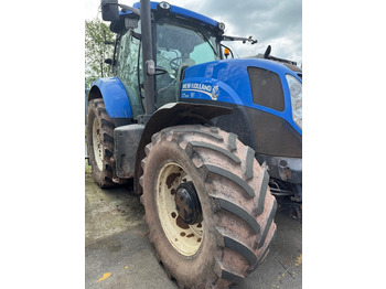 Traktor NEW HOLLAND T7.200