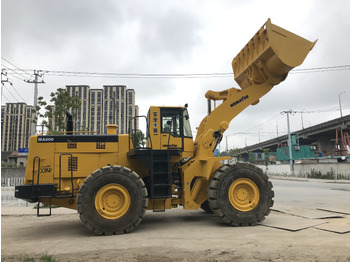 Kolový nakladač KOMATSU WA600-3
