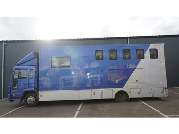 Auto na přepravu koní VOLVO FL6