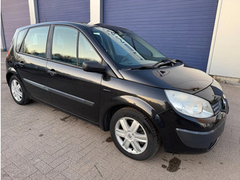 Sedan RENAULT