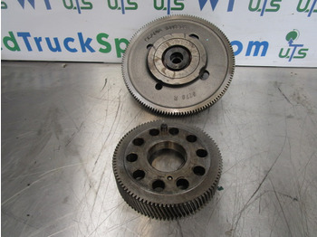 Motor a díly SCANIA P