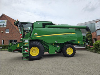 Sklízecí mlátička JOHN DEERE T660