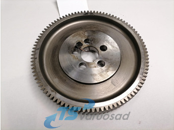 Motor a díly SCANIA
