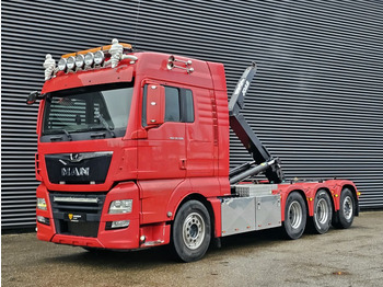 Hákový nosič kontejnerů MAN TGX 35.500