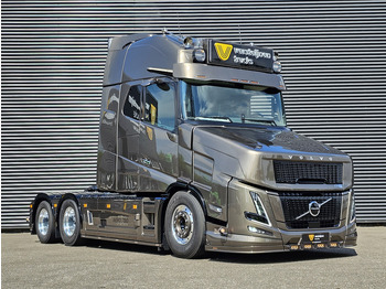 Tahač Volvo VT5 AERO 780 XXL / 6x2 TORPEDO / BOOGIE / SPECIAL / SHOW: obrázek 2 Tahač Volvo VT5 AERO 780 XXL / 6x2 TORPEDO / BOOGIE / SPECIAL / SHOW: obrázek 2