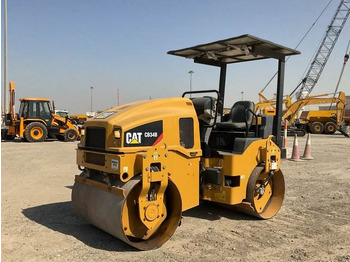 Silniční válec CATERPILLAR CB34B