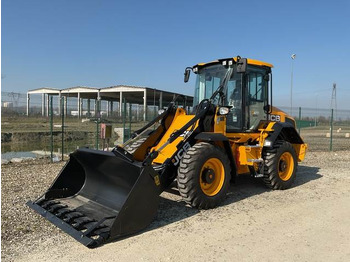Kolový nakladač JCB 411