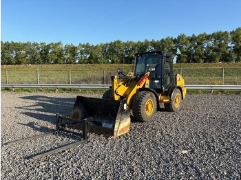 Kolový nakladač CATERPILLAR 906