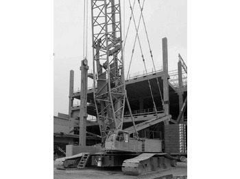 Pásový jeřáb LIEBHERR