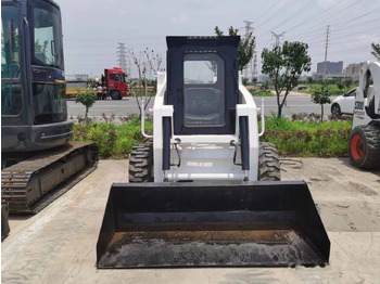 Smykový nakladač BOBCAT S130