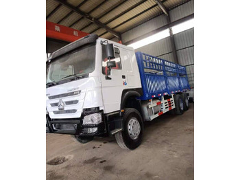 Skříňový nákladní auto SINOTRUK HOWO
