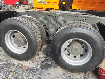 Tahač Sinotruk HOWO A7 6*4 Tractor: obrázek 4