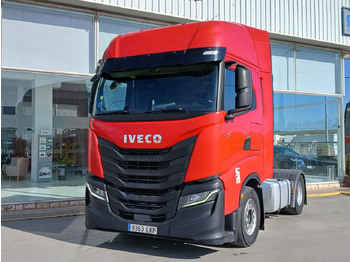 Tahač IVECO