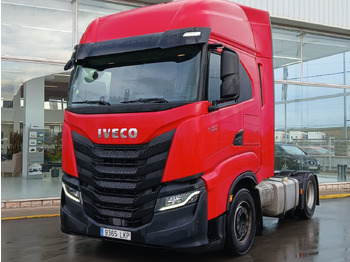 Tahač IVECO