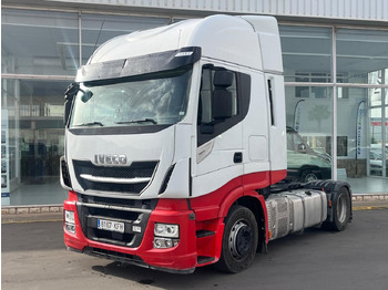 Tahač IVECO