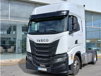 Tahač IVECO