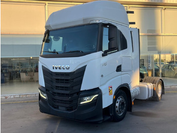 Tahač IVECO