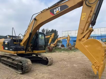 Pásové rýpadlo CATERPILLAR 320D2