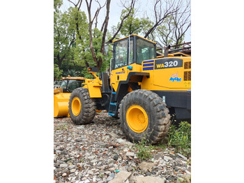 Kolový nakladač KOMATSU WA320