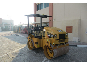 Silniční válec CATERPILLAR CB34B