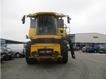 Sklízecí mlátička NEW HOLLAND CR9000