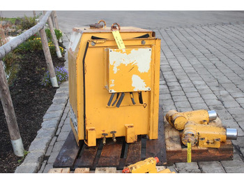 Palivová nádrž pro Stavební technika Liebherr A902: obrázek 5