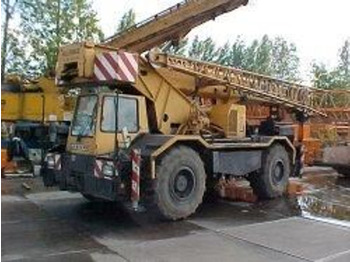 Univerzální autojeřáb LIEBHERR LTM 1030