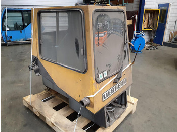 Kabina a interiér LIEBHERR