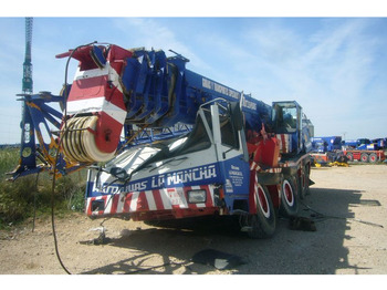 Univerzální autojeřáb LIEBHERR LTM 1090