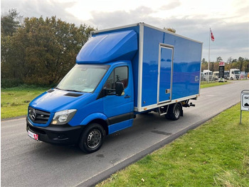 Skříňový nákladní auto MERCEDES-BENZ Sprinter 516