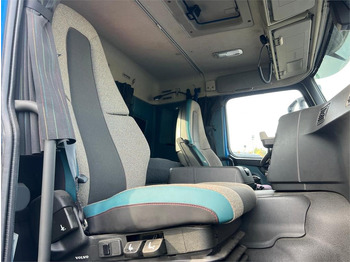 Hákový nosič kontejnerů Volvo FM450: obrázek 5