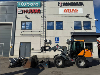 Kloubový nakladač GIANT
