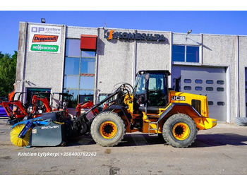 Kolový nakladač JCB 437