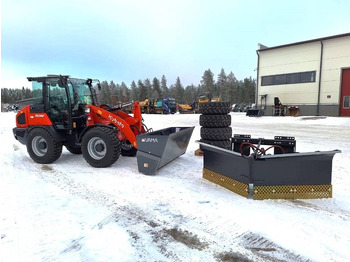 Kolový nakladač KUBOTA R090