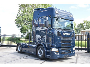 Tahač SCANIA S 450