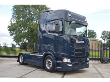 Tahač SCANIA S 450