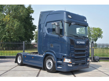 Tahač SCANIA S 450