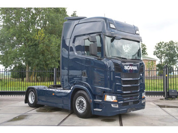 Tahač SCANIA S 450