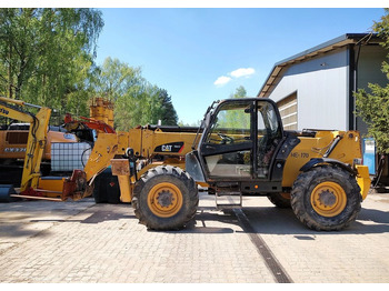 Teleskopický manipulátor CATERPILLAR TH