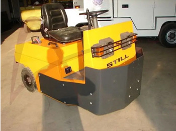 Tažný traktor pro zavazadla STILL