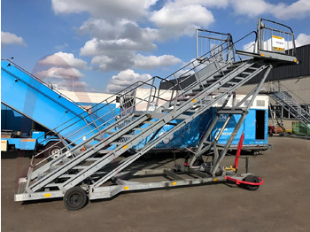 Schodiště pro cestující TCG