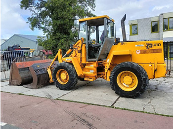 Kolový nakladač JCB