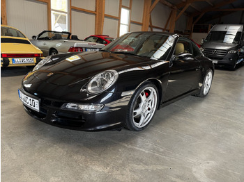 Osobní auto PORSCHE